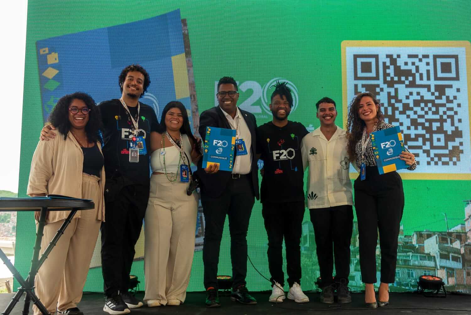 Entrega das recomendações do F20 ao governo brasileiro. Foto: Selma Souza/Divulgação Voz das Comunidades