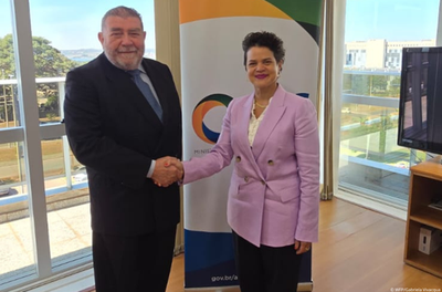 Ambassador Ruy Pereira and Ambassador Noemi Espinoza Madrid.png