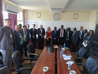 Brasil y Zambia negocian cooperación técnica en materia del algodón