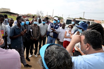 angola_reuniao_catadores.jpg