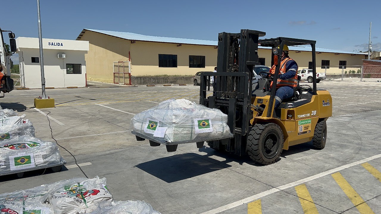 Brasil apoia o combate a incêndios florestais na Bolívia1.jpeg