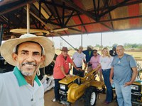Brasil doa equipamentos para plantio e colheita de algodão no Zimbábue