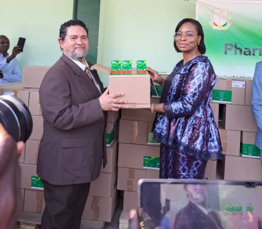 Brasil envia medicamentos para a Guiné.jpeg