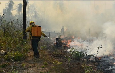 Brasil, Japão e UNOPS cooperam para combater incêndios florestais na região amazônica.JPEG