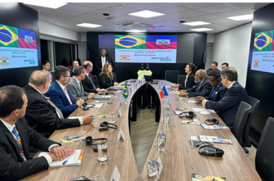Reunião entre autoridades brasileiras e haitianas marca lançamento de programa de formação de policiais haitianos no Brasil 2.png