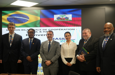 Reunião entre autoridades brasileiras e haitianas marca lançamento de programa de formação de policiais haitianos no Brasil.png