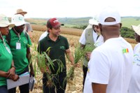 Brasil recebe visita de delegação do Mali a campus da UFLA e região