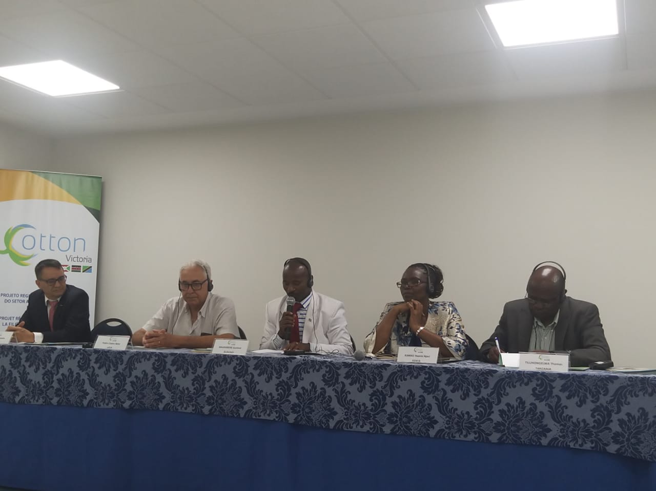 Burundi, Quênia e Tanzânia conhecem técnicas de cotonicultura em Minas Gerais.JPEG