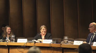 Aula magna de Michelle Bachelet, ex-presidenta do Chile e Alta Comissária das Nações Unidas para os Direitos Humanos (2018–2022)..png