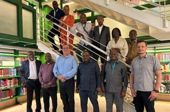 Gestores de saúde de Angola visitam Faculdade de Medicina da USP