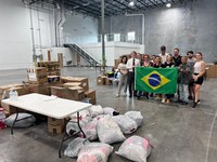 Governo brasileiro recebe ajudas humanitárias de outros países para o RS