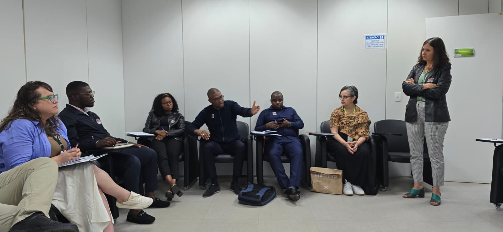 Comitiva conheceu serviços do SUS no DF e participou de oficina técnica sobre avaliação de programas de cooperação internacional