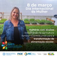 Mulheres rurais oferecem alimentos para alimentação escolar
