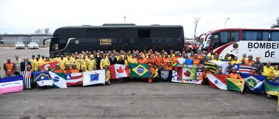 Missão Humanitéria Canadá_saida do avião _09.jpg