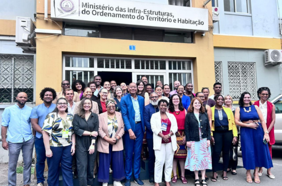 Iniciativa entre Brasil, Cabo Verde e ONU-Habitat atuou nas políticas nacionais de habitação, incluindo o plano nacional de ATHIS, planos municipais de habitação e regramentos de gestão condominial e de trabalho social