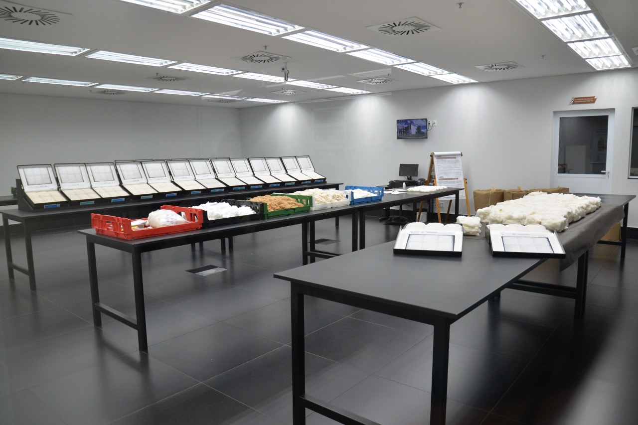 Técnicos africanos conhecem laboratórios da AMIPA 6.JPEG