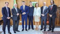 Brasil reforça compromissos no combate à dopagem no esporte durante visita de presidente da Agência Mundial Antidopagem