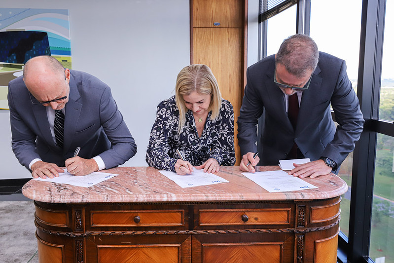 Autoridades assinam Plano de Trabalho (Foto: Leobark Rodrigues/MPF)