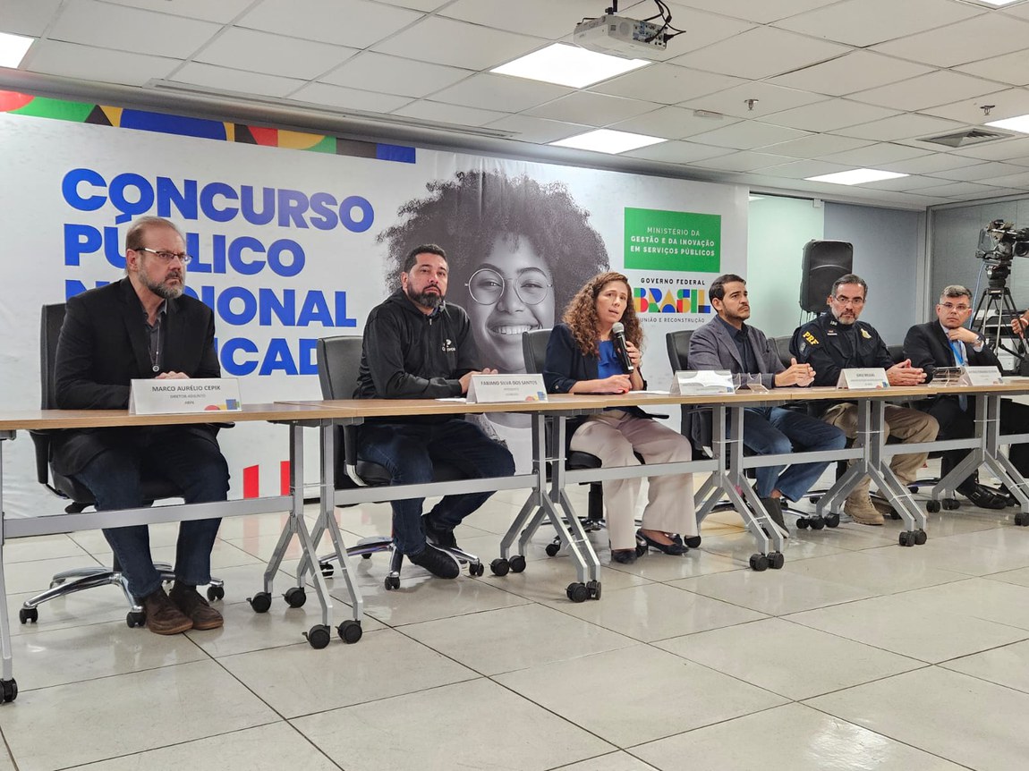 Marco Cepik, diretor-adjunto da ABIN, participou da coletiva de imprensa liderada pela ministra Esther Dweck para balanço da aplicação das provas do CPNU