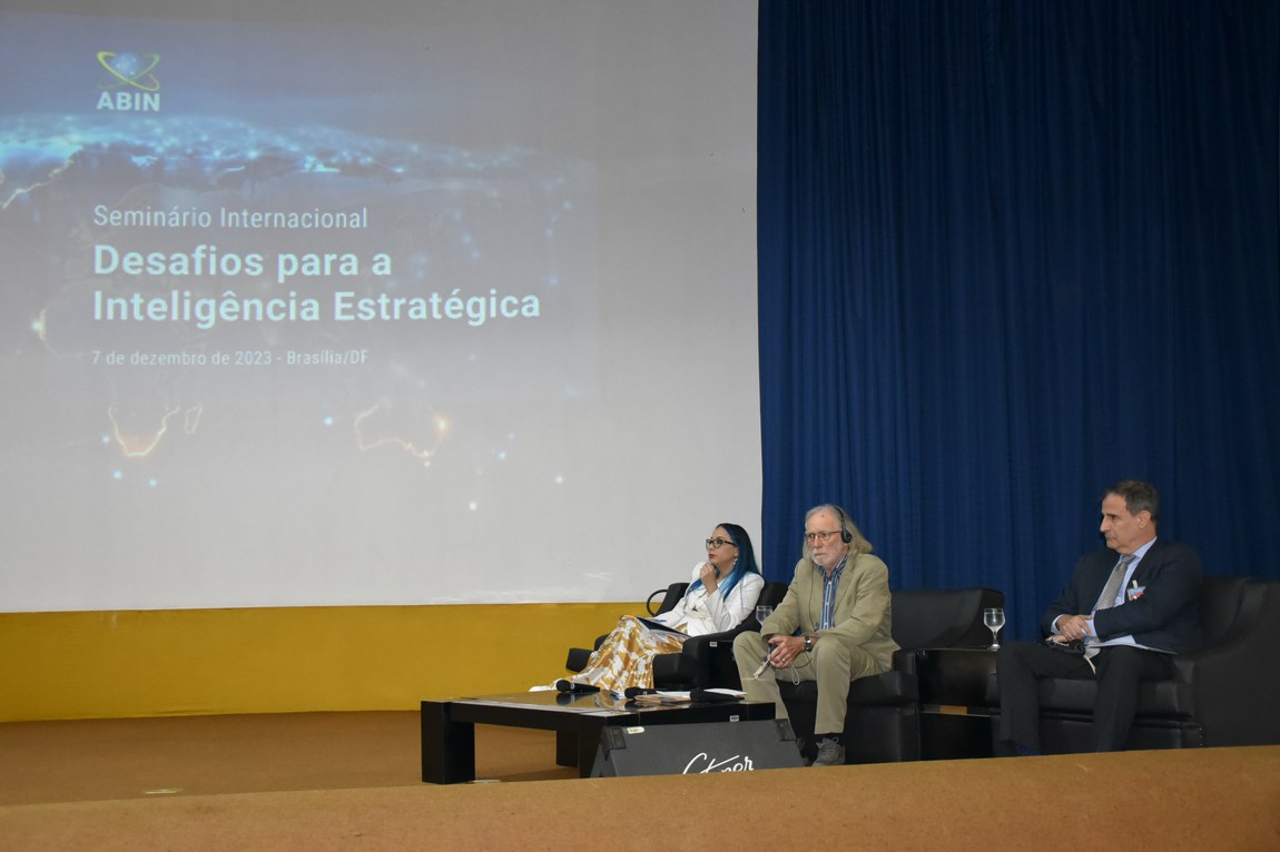 Palestrantes do painel Inteligência e democracia