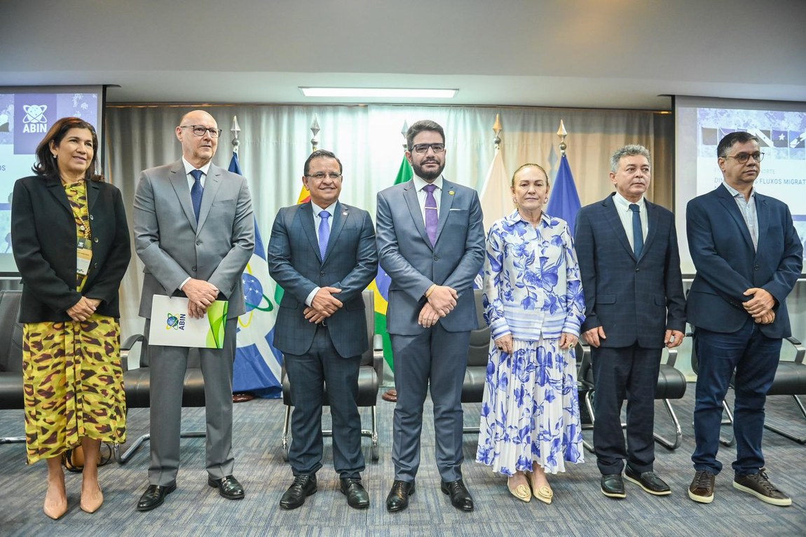 Governador do Acre e autoridades de órgãos diversos participaram da reunião do Sisbin Norte nesta quinta-feira (Foto: Diego Gurgel/ Secom AC)