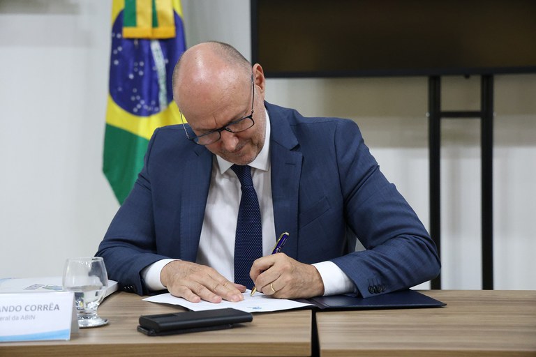 Diretor-geral da ABIN oficializou remessa de documentos ao Arquivo Nacional