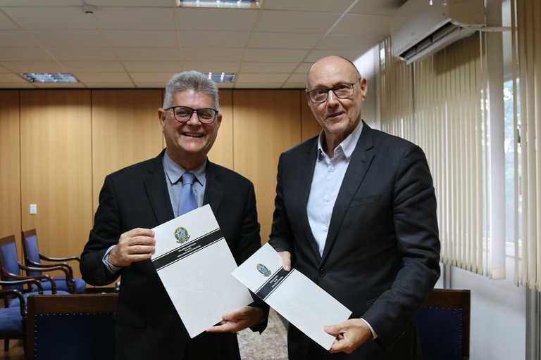 Presidente do INPI, Júlio César Castelo Branco, e diretor-geral da ABIN, Luiz Fernando Corrêa