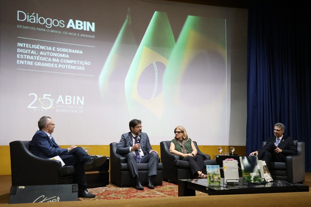 Painel “Inteligência e soberania digital: desafios e perspectivas para o Brasil”