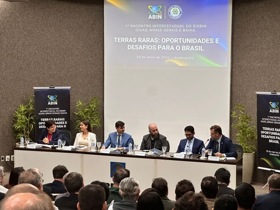 Mesa de abertura do encontro interestadual do Sisbin sobre terras raras