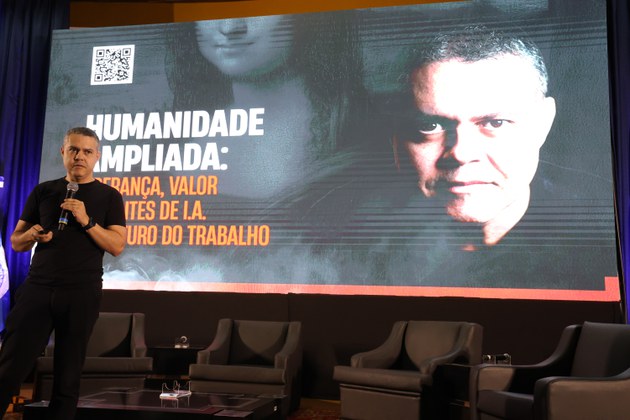 Wesley Vaz, do TCU, proferiu palestra sobre Inteligência Artificial