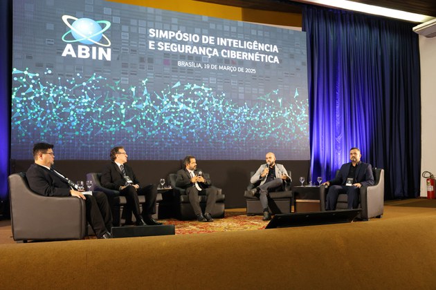 Painel sobre cooperação em segurança cibernética entre os setores público e privado