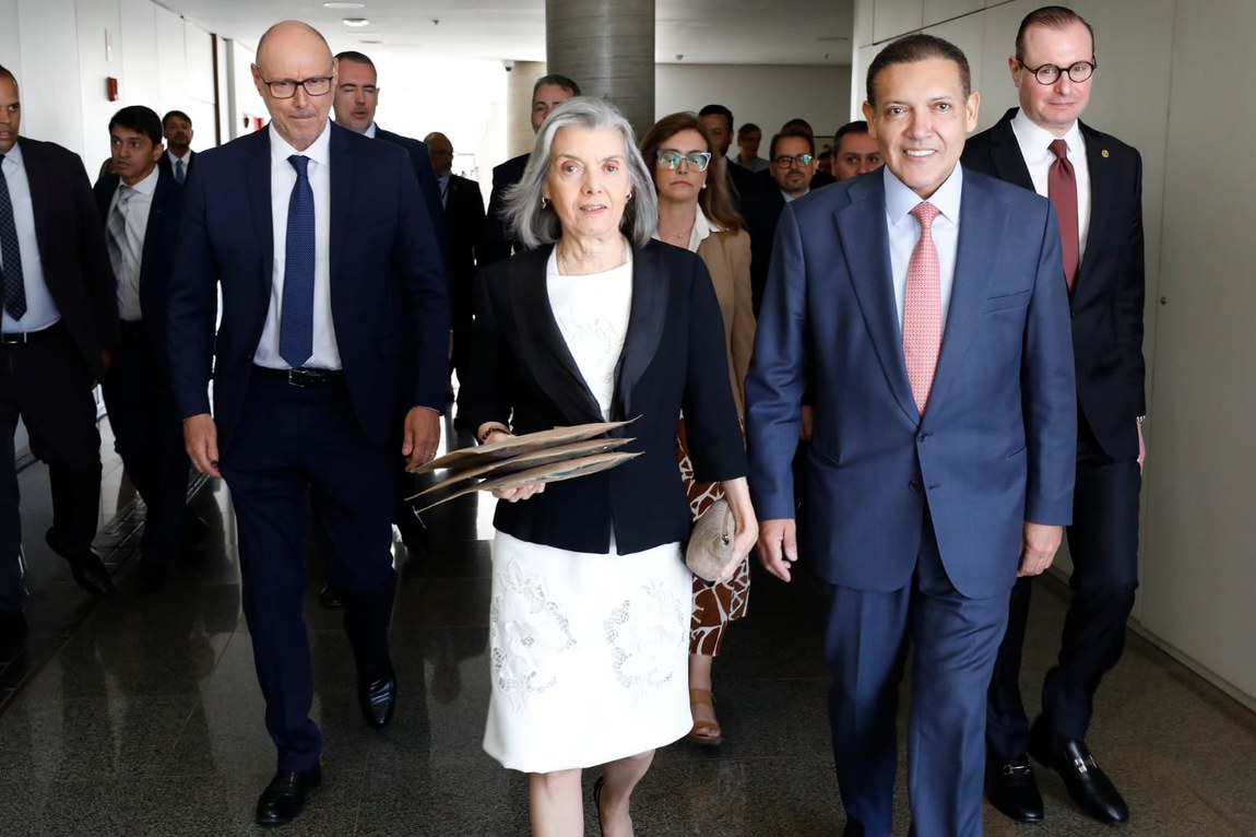 Cerimônia de lacração ocorreu na sede do Tribunal Superior Eleitoral (foto: Alejandro Zambrana/TSE)