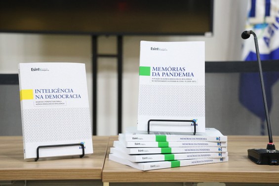 Livros publicados pela Esint