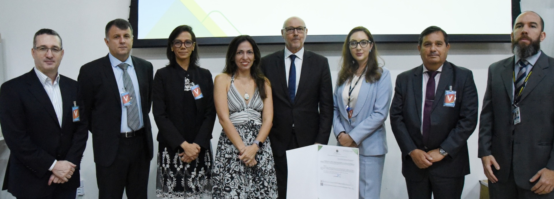 CARROSSEL - Representantes Esint iniciam construção de Fórum 2.jpg