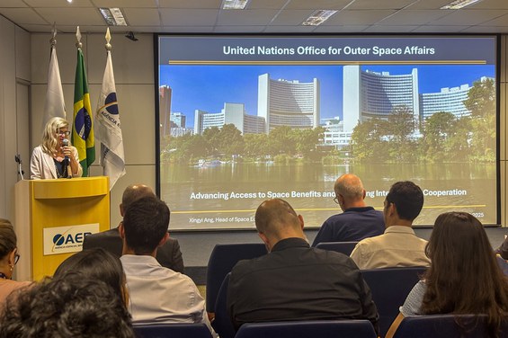 Coordenadora, Leila Maria Fonseca, durante o Workshop de Economia Espacial