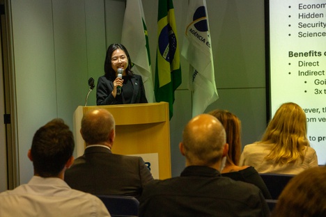 Xingyi Ang abordou a atuação do UNOOSA e os conceitos e tendências da Economia Espacial