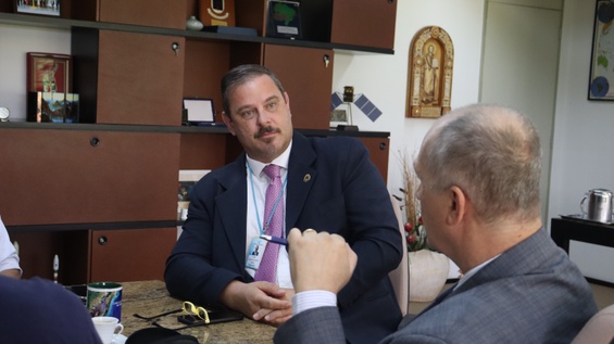 Diretor do INPE, Clezio De Nardin, e Presidente da AEB, Marco Antonio Chamon