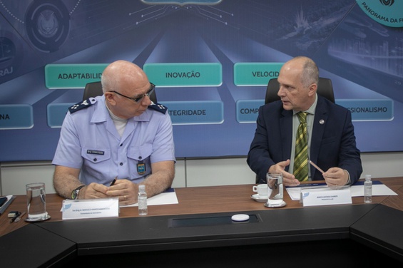 Comandante da Aeronáutica, Ten. Brig. Damasceno, e o Presidente da AEB, Marco Antonio Chamon