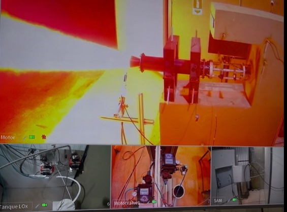 Ensaio do propulsor líquido de 8 kN desenvolvido pela DeltaV Engenharia Espacial