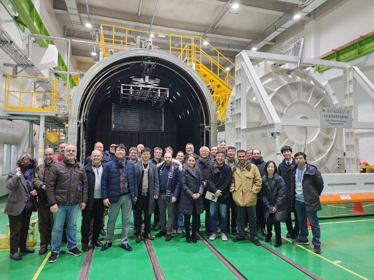 Foto durante visita às instalações do KICT, em Goyang.