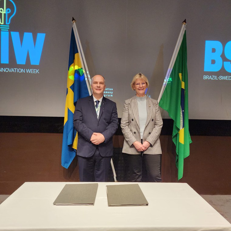 Presidente da SNSA, Anna Rathsman, e o presidente da AEB, Marco Antonio Chamon.