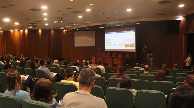 Revisão Crítica de Projeto (CDR, na sigla em inglês) do satélite Amazonia 1B. Foto: INPE.