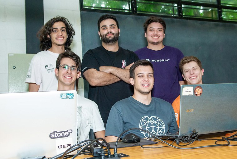 Equipe Greetings From Earth