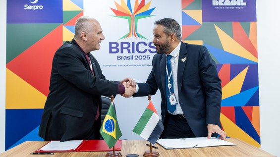 AEB e UAESA assinam acordo de cooperação espacial