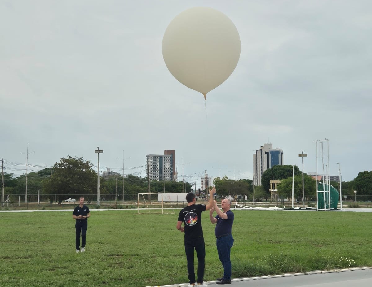Brasil e França avançam na cooperação científica com balões estratosféricos