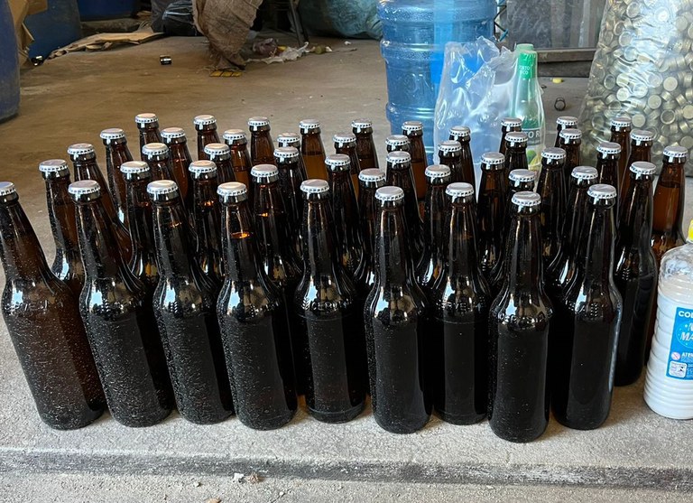 apreensão cachaça clandestina 4.jpeg