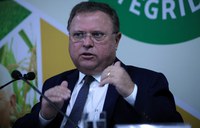 Blairo Maggi decide ingressar na OMC contra restrições da UE à importação de aves