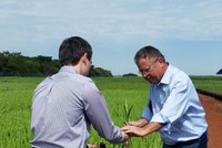 Blairo Maggi visita usina e se reúne com produtores do setor sucroalcooleiro