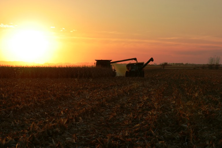 máquinas agrícolas iStock-139524327.jpg