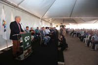 Cooperativismo garante dignidade e respeito a pequenos agricultores, diz ministro